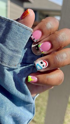 Nails With Two Designs, Simple Cute Nails Almond, Nails Non Acrylic, Short Nails One Color, Cute Shorts Nails, Nails Short Colorful, Simple Cute Short Nails, Overlay Nails Designs, Short Nail Designs Simple