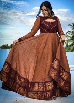 Long Frocks For Women, Frock Designs For Women, Dress Designs For Stitching, Frock Models, Simple Frock Design, Long Frock Designs, Long Gown Design, Simple Frocks, Anarkali Dress Pattern