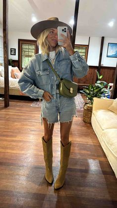 Socal Outfit Ideas, Tan Cowboy Hat Outfit, Winefest Outfit, Winter Arizona Outfits, City Western Outfit, Stockyards Fort Worth Outfit Fall, Wurstfest New Braunfels Outfit, Western Concert Outfit Fall, San Diego December Outfits