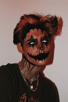 Cool Halloween Makeup For Guys, Men’s Scary Clown Makeup, Halloween Make Up For Guys, Skeleton Makeup Guy Easy, Jack O Lantern Outfit, Mens Scary Halloween Makeup, Clown Makeup On Men, Men Scary Makeup, Men Pumpkin Makeup