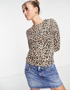 Tops by Monki Next stop: checkout Animal print Crew neck Long sleeves Regular fit Cozy Fall Outfits, Chic Fall Outfits, White Long Sleeve Top, Animal Print Blouse, Outfit Inspiration Fall, Next Stop, Print Trends, Long Sleeve Jersey, Simply Vera