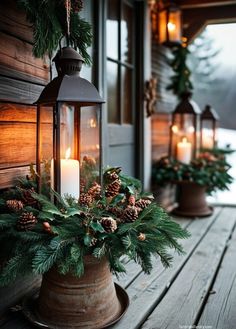 Christmas Lantern Ideas, Christmas Planters, Cabin Christmas, Christmas Themes Decorations, Christmas Porch Decor, Christmas Garden, Christmas Lanterns, Christmas Porch, Front Porch Christmas Decor