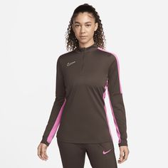 Heading to early morning practice or warming up before the match, this breathable 1/2-zip top is designed with tech to help keep you comfortable and dry as you work up a sweat. With mesh panels down the sides and on the upper arms, you can stay cool however you choose to play. Morning Practice, Nike Brown, Soccer Drills, Nike Long Sleeve, Women's Soccer, Upper Arms, Warming Up, Womens Soccer, Stay Cool