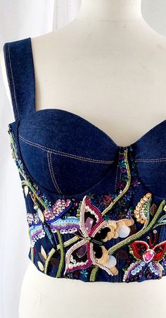 Flower Denim Jeans, Beaded Tops Blouses, Embroidery Designs Blouse, Beaded Embroidery Dress, Beaded Top Outfit, Embroidery Outfits, Beaded Corset Top, Beaded Jeans, Customized Denim