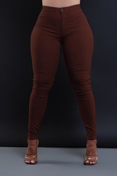 76% Cotton, 20% Polyester, 4% Spandex | Model wearing a size small | 30" inseam from size small | Very stretchy and comfortable fit‎ Have you tried the World's Stretchiest Jeans here at Swank A Posh?! Super Swank jeans are designed with 4-way stretch technology, ensuring a flexible fit that adapts to your body's movements. Made from high-quality material, these jeans offer all-day comfort and never fade. With two back pockets and a front zipper and button closure, they combine style and function Denim Essentials, Perfect Denim, Stretchy Jeans, Have You Tried, You Tried, Boutique Clothing, Front Zipper, Comfort Fit, High Waist