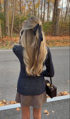 Boston Outfits Winter, Look Legging, Hairstyle Inspo, Dark Blonde Hair, Looks Party, Long Blonde