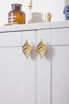 Modern Leaf Door Knobs For Cabinets Diy Furniture Upgrade, Unique Dresser, Cabinet Hardware Knobs, Brass Cabinet Knob, Brass Cabinet, Quirky Home Decor, Drawer Knob