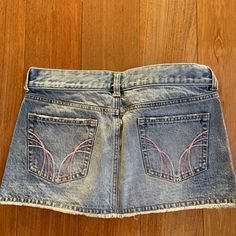 Hollister Blue Jean Skirt Size 3 Like Brand New Y2k Mid-rise Blue Skirt, Y2k Style Mid-rise Blue Skirt, Y2k Blue Mid-rise Skirt, Y2k Style Blue Mid-rise Skirt, Y2k Style Blue Skort For Spring, Blue Y2k Skort For Spring, Blue Y2k Style Skort For Spring, Fitted Blue Denim Short Skirt, Blue Fitted Short Denim Skirt