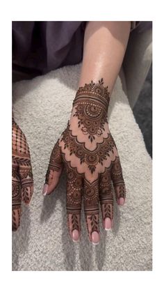 Front Mehndi Design, Finger Henna Designs, Henna Tattoo Designs Hand, Mehndi Designs Bridal Hands, Full Hand Mehndi, Simple Henna Tattoo, Latest Henna Designs, Mehndi Designs For Kids, Very Simple Mehndi Designs