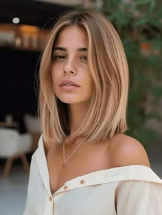 Outfits To Wear With Short Hair, Kristin Wiig Hair, Medium Length Haircut Straight Hair, Jennifer Aniston Short Hair, Shoulder Haircut, Spring Haircuts, Shoulder Length Blonde, Straight Hair Cuts, Shoulder Hair