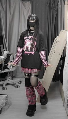 Emo Core Aesthetic Outfits, Harajuku Goth Outfit Ideas, Pastel Gothic Aesthetic Outfit, Edgy Kawaii Outfits, Alt Core Outfits, 2020 Style Alt, Alt Style Clothing, Pink Goth Outfits Pastel Grunge, Kawaii Emo Outfits