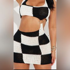 Super Cute Black And White Crochet Mini Dress Nwt Blck Crochet Dress, Crochet Candy Corn Dress, Crochet Winter Coat, Crochet Dress Easy, Crochet Mini Dress Pattern, Crocheting Outfits, Princess Penelope, Crochet Dress Patterns, Crochet Dress Outfits