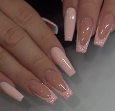 #unhas #unhasdegel  #unhasdeluxo Poly Gel Nails Design Glitter, Soft Pink Nails Designs, Girly Pink Nails, Uñas Soft Gel, Grad Nails, Girly Acrylic, Purple Acrylic, Insta Captions