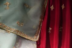 Mehrun Color Suit, Red Colour Dress, Agha Noor, Eastern Dresses, Anarkali Dresses, Cotton Blouse Design, Lip Gloss Cosmetics, Opposite Colors, Punjabi Outfits