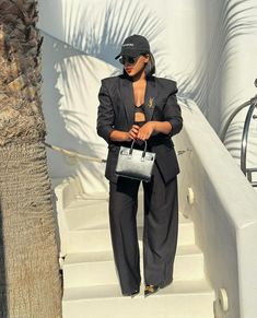 now this is perfect fitting Brunch Outfits, Woman Suit, Winter Closet, Woman Suit Fashion, Classy Casual, Baddie Hairstyles, Baggy Pants, Casual Suit