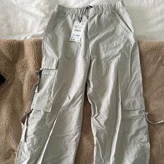 Zara Parachute Pants Xs With Tags White/Grey Color Gray Cargo Pocket Bottoms For Summer, Gray Cargo Bottoms For Summer, Trendy Gray Parachute Pants, Trendy Gray Parachute Pants For Spring, Spring Gray Utility Cargo Pants, Gray Utility Cargo Pants For Spring, Gray Summer Cargo Pants, Summer Gray Cargo Pants, Gray Cargo Pants For Summer