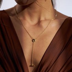 Embrace fine details with the Mini Toggle Necklace. Perfect as a solo statement or adjust the length to add on more layered luxuries.Measures approximately 16" plus 2" extenderMade from 14kt gold plated .925 sterling silverToggle Detail NecklaceLobster LockA240149VMade in Italy Luxury Jewelry Brands, Toggle Necklace, Italian Jewelry, Cuff Rings, 14kt Gold, Chain Pendants, Earring Necklace, Jewelry Branding, Luxury Jewelry