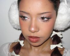 I'm Cold Girl Makeup, Christmas’s Makeup, Soft Innocent Makeup, Cold Girl Makeup Brown Girl, Snow Bunny Makeup Look, Cool Winter Skin Tone, I’m Cold Make-up, Winter Aesthetic Makeup