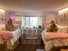 Pink And Grey Dorm Room Ideas, Dorm Room Ideas 2 People, Dorm Inspiration Pink, Dorm Room Ideas Black Girls College, Pink And White Dorm, Pink College Dorm Room Ideas, Dorm Room Ideas For Girls College, Dorm Room Ideas Pink