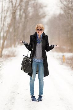 Gingham Outfit, Coat Jeans, Coat Check, Gingham Blouse, Trendy Coat, Sweater Chunky, Shirt Sweater, Gray Sweater