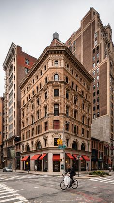 Joe Thomas, New York City Buildings, New York Buildings, Iconic New York, Building Aesthetic, New York Architecture, Building Drawing