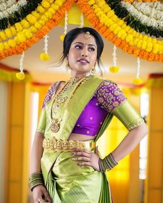 Image Pattu Saree Blouse Designs Wedding, Kanjeevaram Blouse Designs, Wedding Pattu Sarees, Traditional Saree Look, Telugu Bride, Reception Sarees, Sarees For Wedding