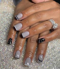 Short Classy Nail Designs, Black Short Nails Design, Short Black Nails Designs, Shorties Nails Square, Short Nails Design Ideas, L Nails, French Tip Designs, Short Nail Ideas