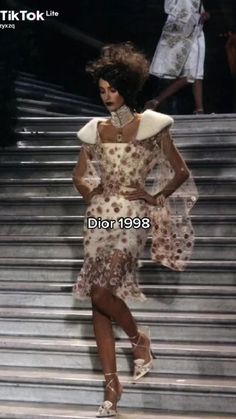 Christian Dior Spring 1998 Couture, Dior Spring 1998, 1998 Couture, Galliano Dior, Cl Fashion, 90s Runway Fashion, Runway Fashion Couture, Vintage Runway, Christian Dior Haute Couture