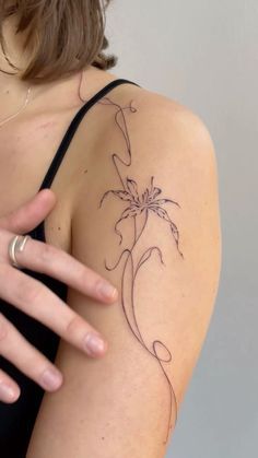 Minimalistic Tatoos, Tattoo Verses, Birthmark Tattoo, Hogwarts Tattoo, Tattoo Placement Arm, Side Hip Tattoos, Tattoo Placements, Silhouette Tattoos, Red Ink Tattoos