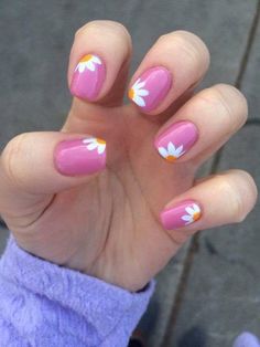 Ombre Nail Design, Dekoratívne Vence, Daisy Nail Art, Kutek Disney, Nagellack Trends, Nails Yellow, Colorful Nail, Minimalist Nail Art, Daisy Nails