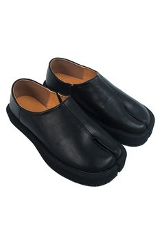 black tabi flats, tabi platform loafers, black leather shoes, preppy shoes style boogzel clothing Modern Leather Slip-on Shoes With Vibram Sole, Modern Slip-on Leather Shoes With Vibram Sole, Slip-on Leather Shoes With Vibram Sole, Tabi Flats, Shoes Platform Boots, Shoes Preppy, Tabi Boots, Preppy Shoes, Tabi Shoes