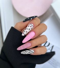 Tiger Print Nails, Manicure Nails Design, Pink Nail Design Ideas, Pink Nail Design, Gold Gel Nails, Sports Nails, Radiate Positive Vibes, Cute Pink Nails, Summer Nail Designs