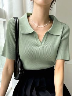 Celebrity Design, Casual Day Outfits, Ribbed Knit Top, Polo Neck, Trend Fashion, Inspired Outfits, Green Fashion