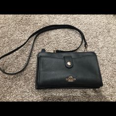 So Adorable! Great Condition Still Looks Brand New :) Coach Crossbody Black With Gold Detail! Coach Disney, Coach Legacy, Coach Crossbody Purse, Brown Leather Crossbody Bag, Coach Crossbody, Coach Crossbody Bag, Black Leather Crossbody Bag, City Bag, Vintage Coach