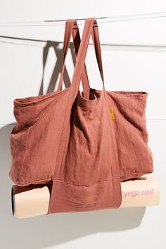 If the perfect weekend were a bag, it’d be this. Taking you from yoga to the farmers market to the beach, our Hemp Market Bag is made in California from sturdy, light weight 100% hemp canvas. We designed it to withstand everything our active lifestyles get up to so it’s good for salt, sweat, sand, and everything else. Shoulder straps extend to the bottom for extra strength and the front pocket makes it easy to grab and go. Materials: Our totes are made from 100% durable hemp lightweight canvas. Yoga Bag Pattern, Yoga Corner, Classroom Background, Yoga Tote, Boho Tote Bag, Free People Activewear, Fringe Purse, Oversized Tote Bag, Oversized Tote