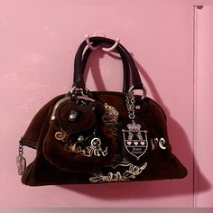 Vintage Juicy Couture Dark Brown Velour Bag Embroidered Purse Handbag Juicy Bag, Dream Accessories, Velour Bag, Embroidered Purse, Vintage Juicy Couture, Juicy Couture Purse, Bags Vintage, Fancy Bags, Inspo Board