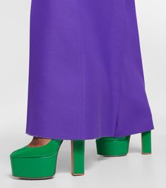 Tan Go 155 Leather Platform Pumps in Green - Valentino Garavani | Mytheresa Modern Green Patent Leather Heels, Bold Platform Heels For Formal Occasions, Luxury Green Platform Heels, Modern Green Platform Heels, Valentino Garavani Shoes, Green Shop, Patent Leather Pumps, Platform Pumps, High Heel Pumps