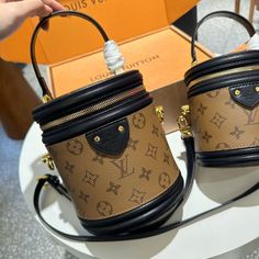 BRC Fashion Lu-Vi Bags - 14750 A+ Excellent Quality copies; Contact us if you've any questions in your mind. Crossbody Tote, Trendy Tote, Top Collection, New Instagram, Cute Bag, Powerful Women, Crossbody Shoulder Bag, Fashion Games, Sale Items