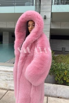 Fur Outfit, Pink Fur Coat, Fox Coat, Look Rose, Fox Fur Jacket, Pink Fox, Pink Fur, Fur Coats Women, Fox Fur Coat