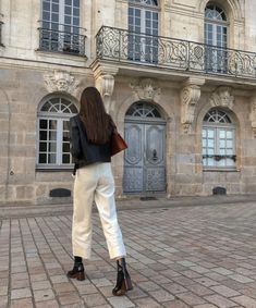 Power Dressing Women, Women Streetwear Outfits, Parisian Outfit, Belle Silhouette, City Outfits, Streetwear Fashion Women, Winter Fits, Womens Fashion For Work, Modern Outfits