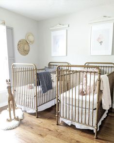 17 Gorgeous gender Neutral Twin Nursery Ideas - Bjarni Baby Sophisticated Nursery, Twins Nursery, Million Dollar Baby, Crib Nursery