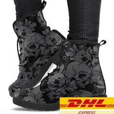 Skull Boots, Women Fashion Edgy, Traje Casual, Skull Fashion, Black Skulls, Mongolia, Botswana, Outfit Casual