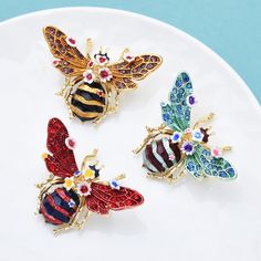 Weight: 0.8 oz (23g) Size: 1.6 x 2.3 inch (4.1x5.8cm) Metal Type: Zinc Alloy Material: Zinc Alloy, Rhinestone, Enamel Luxury Yellow Gold Enamel Brooches, Formal Flower Enamel Brooches, Bumble Bee Brooch, Elegant Enamel Flower Brooches, Free Vibes, 50th Birthday Gifts For Woman, Brand Clothes, Insect Brooch, Boho Festival Fashion