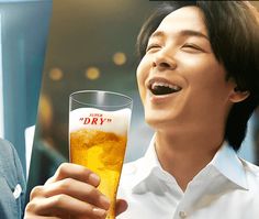 Human Portrait, Beer Ads, Japanese Photography, Beer Ad, Market Place, Beer Glasses, Acting, Beer, Japan