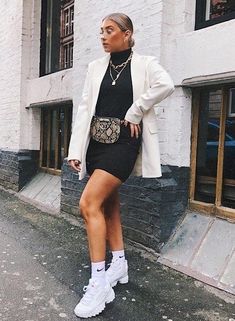 Fashion With Sneakers, Chunky Clothes, Sneakers With Dresses, Fila Disruptor Ii, Outfit Pictures, Fila Sneakers