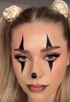 Cute Easy Halloween Makeup Simple, Holoween Simple Makeup, Easy Black Halloween Makeup, Easy Face Paint For Halloween, Halloween Kids Makeup Easy, Makeup Ideas For Halloween Easy, Halloween Makeup Looks Cute, Black Face Paint Ideas