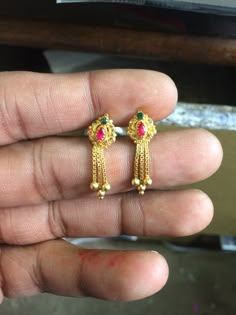 Gold Earrings For Kids, Small Earrings Gold, Box Bed Design, Ear Tops, Gold Earrings Indian, Simple Gold Earrings, Delicate Gold Jewelry