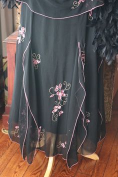 Black chiffon 2 piece skirt & cowl front blouse, beaded Pink sequined Flapper dress. Great gatsby, Roaring 20s Art deco dress. modern sz 16/18 more pics on fb: https://www.facebook.com/pg/RetroVintageWeddings1920s1930s/photos/?tab=album&album_id=2672881656141194 Fitted Silk Skirt With Sequins, Spring Flapper Dress For Costume Party, Fitted Flapper Dress For Spring Costume Party, Elegant Spring Flapper Dress For Costume Party, Spring Evening Flapper Dress, Roaring 20s Art, Roaring 20s Art Deco, 20s Art, Deco Dress