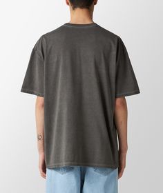 This basic tee by SOFTHYPHEN comes with a ribbed neck and bears the graphic ‘NWYRS’ in green on the chest, contrasting with the dark gray fabric of the garment. Casual T-shirt With Ribbed Neckline For Streetwear, Basic T-shirt With Ribbed Neckline For Streetwear, Dark Heather Cotton Crew Neck Top, Cotton T-shirt With Ribbed Neckline For Streetwear, Casual Dark Heather Crew Neck T-shirt, Casual Dark Heather Cotton Top, Dark Heather Short Sleeve Casual T-shirt, Casual Dark Heather Short Sleeve T-shirt, Casual Charcoal Cotton Top