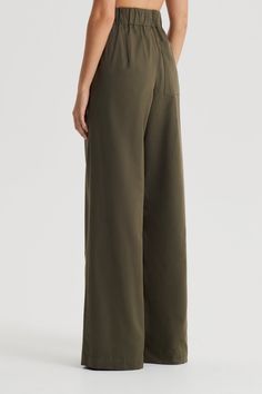 PLEAT CARGO TROUSER - JUNGLE - Scanlan Theodore Luxury Culottes With Pockets, Luxury Modern Trousers, Luxury Cargo Trousers With Pockets, Luxury Cotton Trousers, Luxury Trousers With Elastic Waistband, Elevated Wardrobe, Scanlan Theodore, Cargo Trousers, Wardrobe Essentials